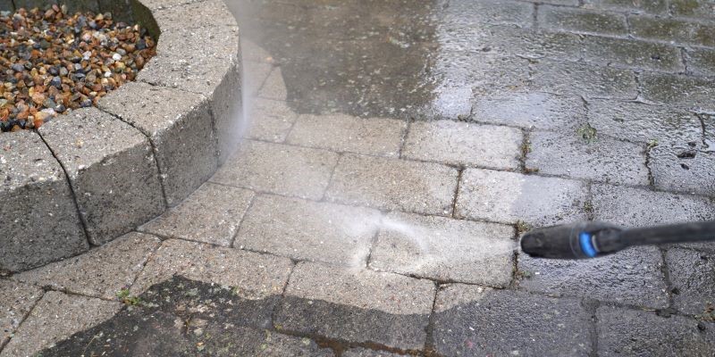 Services de nettoyage de l’extérieur des bâtiments et des abords 