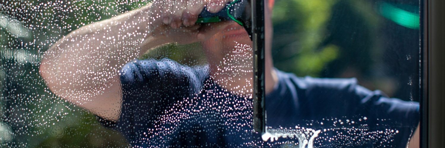 
Nettoyage de vitres, baies vitrées, verrières, vérandas, pergolas, serres
