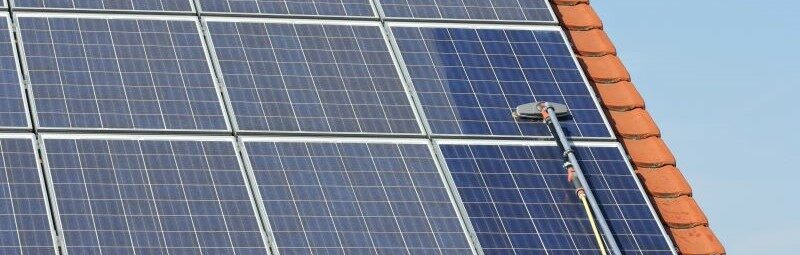 Nettoyage de panneaux solaires photovoltaïques et thermiques